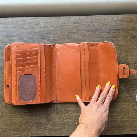 1983 Dooney & Bourke Vintage Green Pebbled Leather Organizer Wallet - Picture 4 of 10